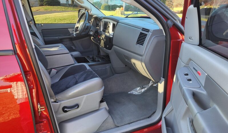 
								2006 Dodge Ram SRT-10 Quad Cab full									