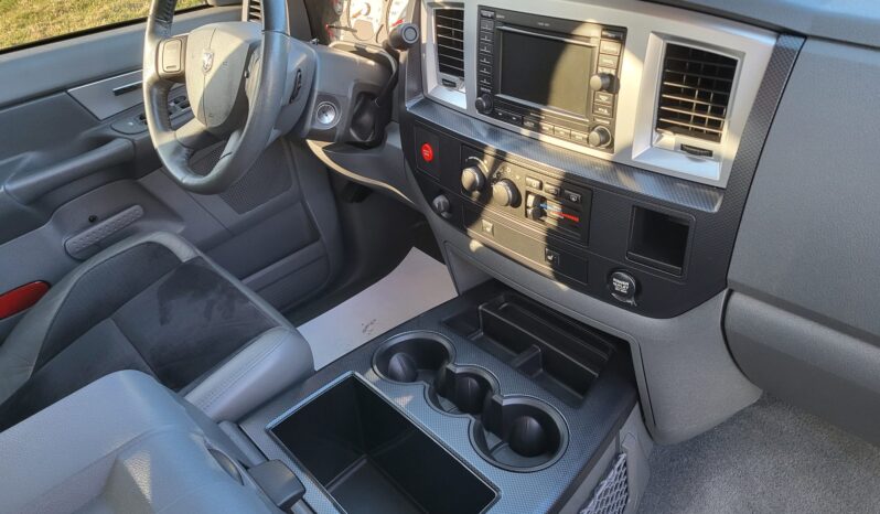 
								2006 Dodge Ram SRT-10 Quad Cab full									