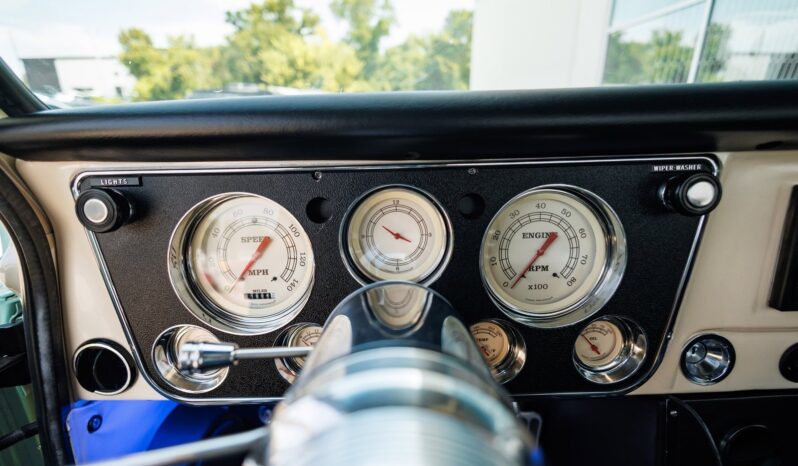 
								1970 Chevrolet C 10 Custom Restomod Automatic full									