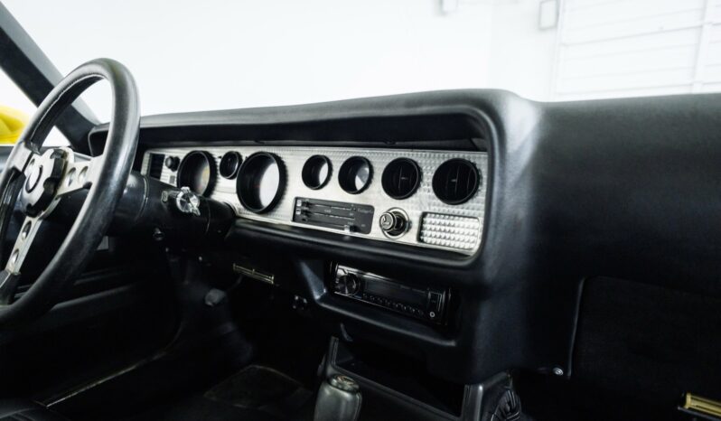 
								1977 Pontiac Firebird Trans Am LS Restomod full									