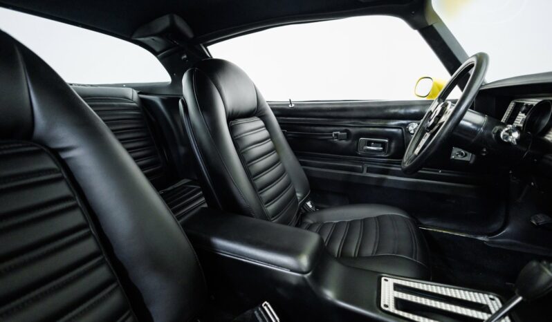 
								1977 Pontiac Firebird Trans Am LS Restomod full									