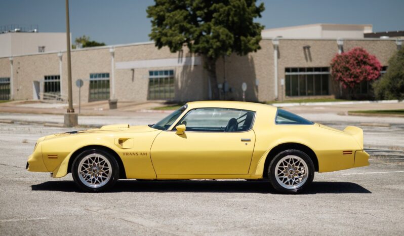 
								1977 Pontiac Firebird Trans Am LS Restomod full									