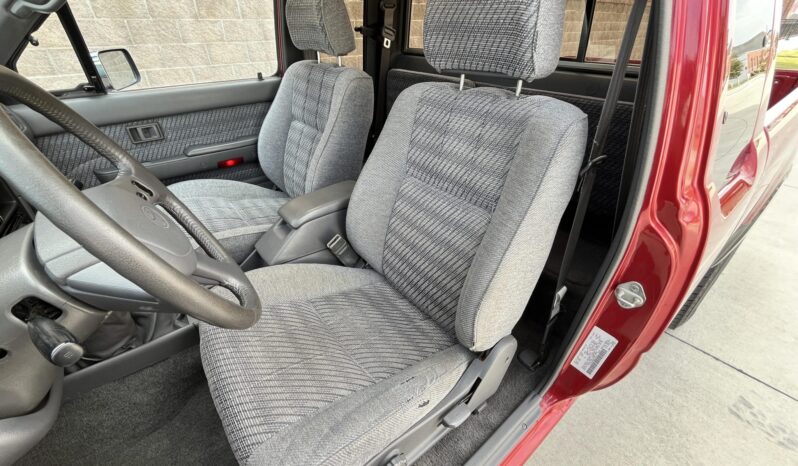 
								1994 Toyota Pickup XtraCab SR5 V6 4×4 5-Speed full									