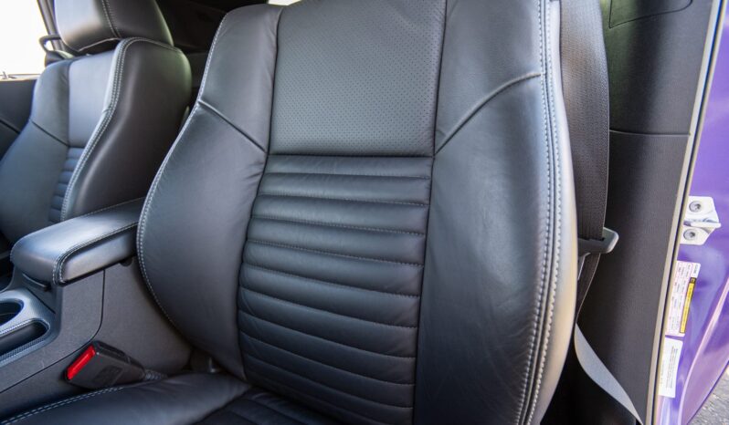 
								2013 Dodge Challenger RT Classic 6-Speed full									