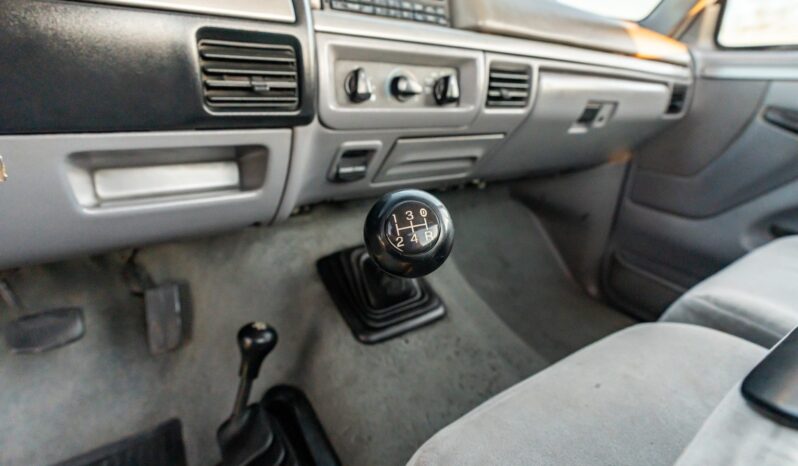 
								1994 Ford F-250 XLT 4×4 5-Speed full									