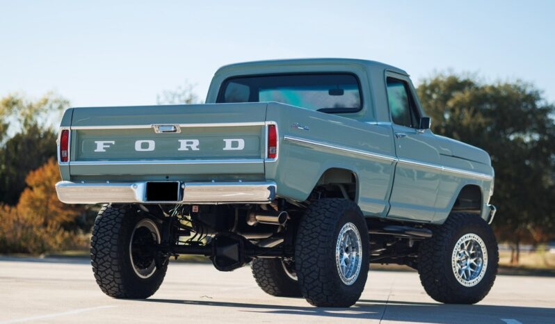 
								1967 Ford F-100 Custom 5.0 Coyote full									