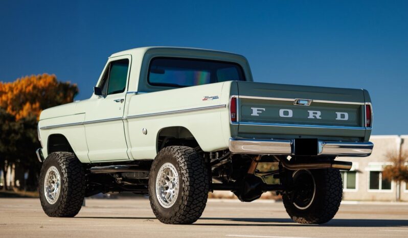 
								1967 Ford F-100 Custom 5.0 Coyote full									