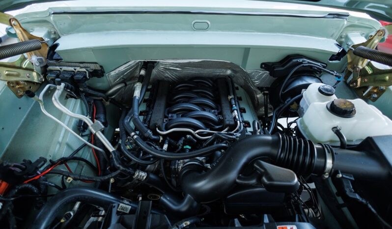 
								1967 Ford F-100 Custom 5.0 Coyote full									