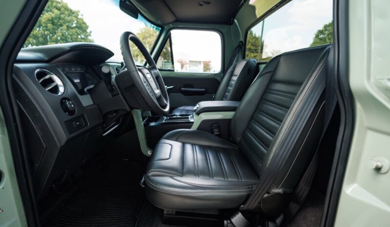 
								1967 Ford F-100 Custom 5.0 Coyote full									