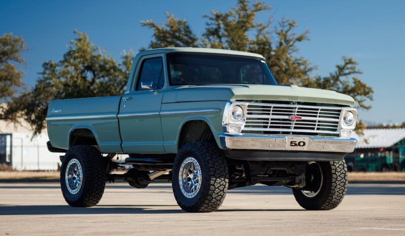 
								1967 Ford F-100 Custom 5.0 Coyote full									