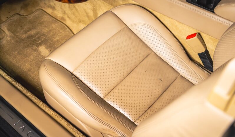 
								2007 Jaguar XK Coupe full									