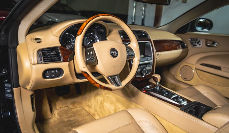 
								2007 Jaguar XK Coupe full									