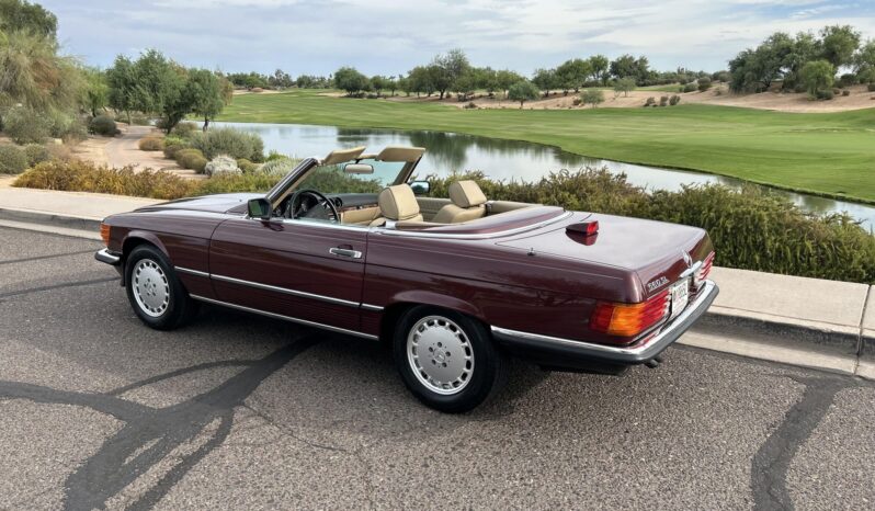 
								1986 Mercedes-Benz 560SL full									