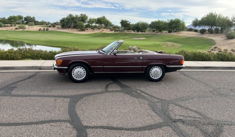 
								1986 Mercedes-Benz 560SL full									