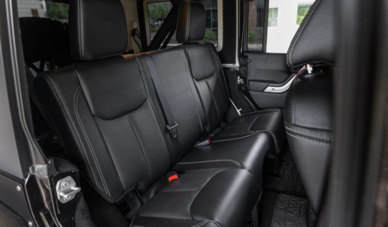 
								2017 Jeep Wrangler Unlimited Rubicon Hard Rock Edition full									