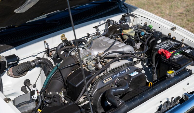 
								1999 Toyota Tacoma PreRunner XtraCab TRD full									