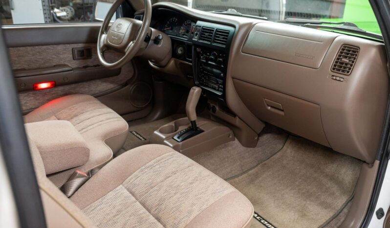 
								1999 Toyota Tacoma PreRunner XtraCab TRD full									