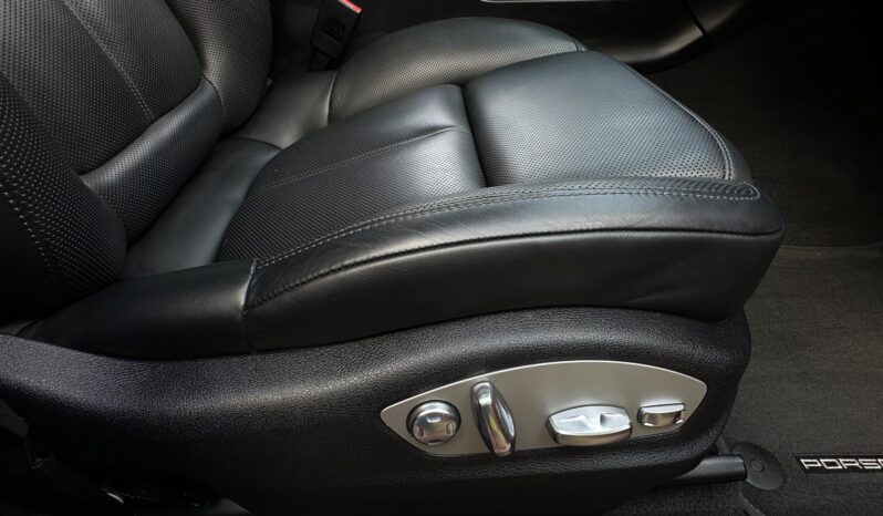 
								2021 Porsche Macan full									