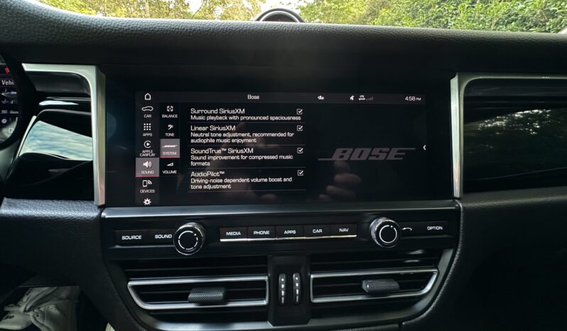 
								2021 Porsche Macan full									