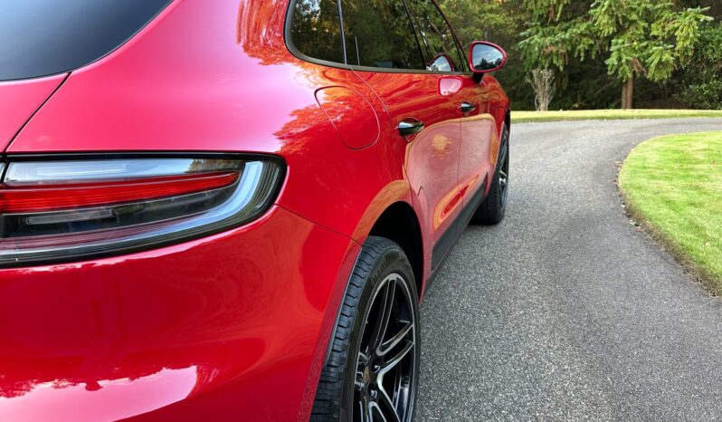 
								2021 Porsche Macan full									