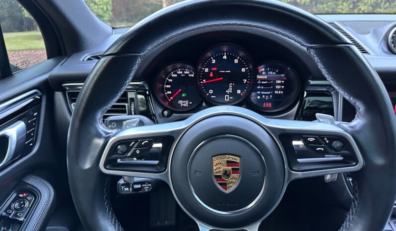 
								2021 Porsche Macan full									