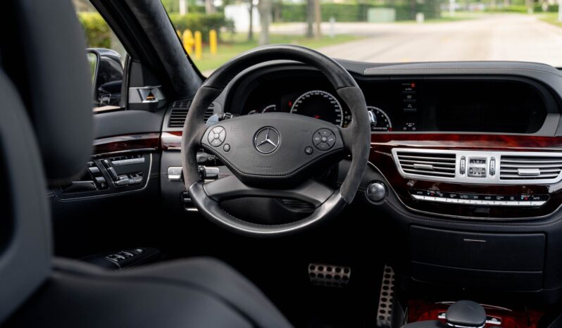 
								2011 Mercedes-Benz S63 AMG P30 full									