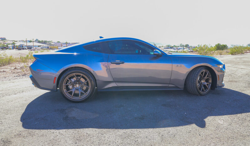 
								2024 Ford Mustang GT Premium 6-Speed full									