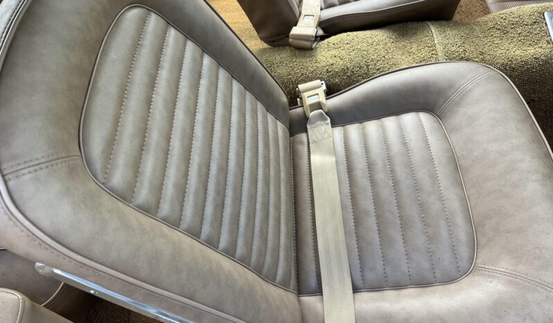 
								1964 Ford Mustang Convertible 4-Speed full									