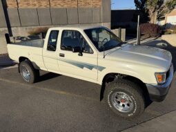 
										1992 Toyota Pickup XtraCab full									