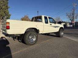 
										1992 Toyota Pickup XtraCab full									