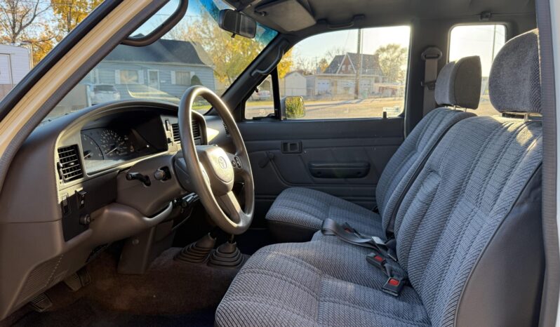 
								1992 Toyota Pickup XtraCab full									