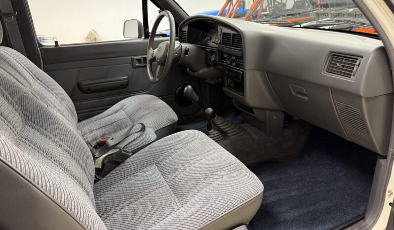 
								1992 Toyota Pickup XtraCab full									