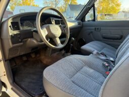 
										1992 Toyota Pickup XtraCab full									