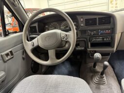 
										1992 Toyota Pickup XtraCab full									