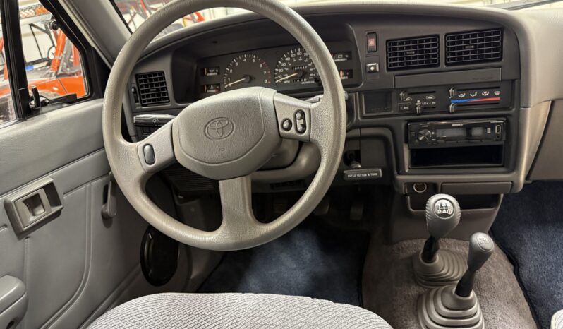 
								1992 Toyota Pickup XtraCab full									
