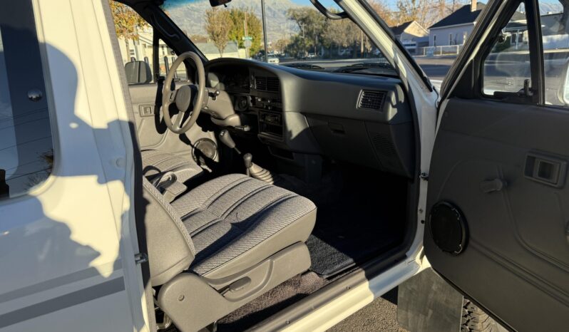 
								1992 Toyota Pickup XtraCab full									