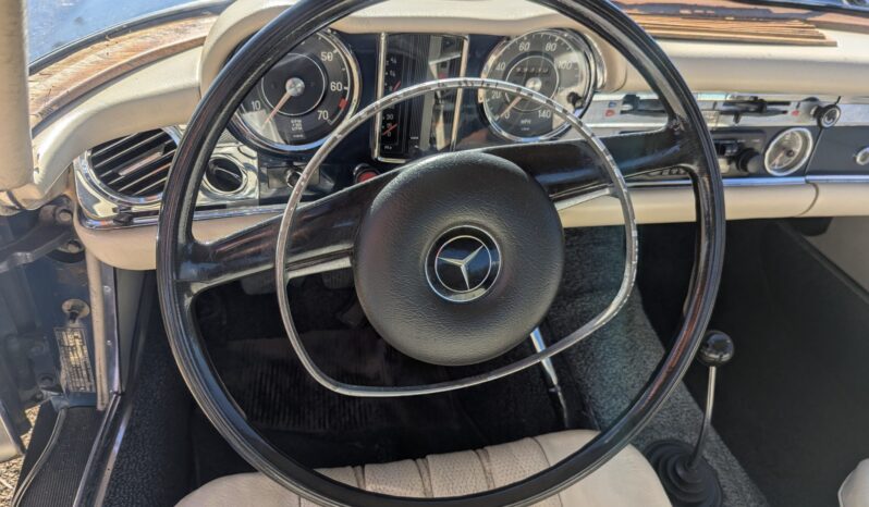 
								1968 Mercedes-Benz 280SL 4-Speed full									