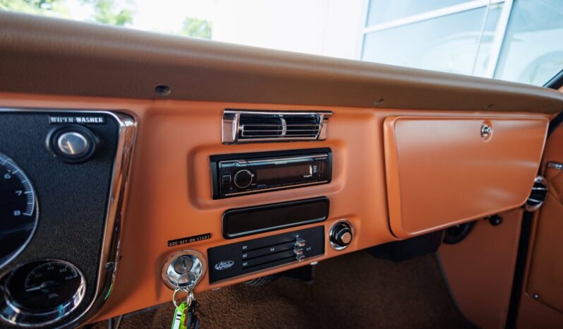 
								1968 Chevrolet C-10 383 Custom Pickup Restomod full									