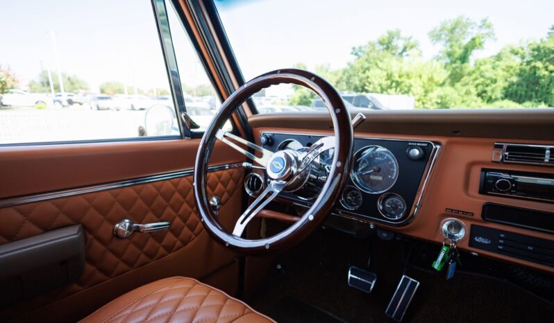 
								1968 Chevrolet C-10 383 Custom Pickup Restomod full									