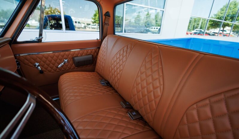 
								1968 Chevrolet C-10 383 Custom Pickup Restomod full									