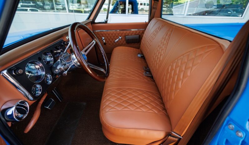 
								1968 Chevrolet C-10 383 Custom Pickup Restomod full									