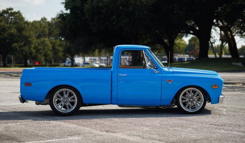 
								1968 Chevrolet C-10 383 Custom Pickup Restomod full									