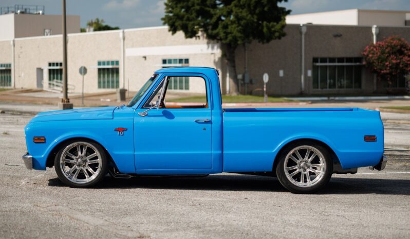 
								1968 Chevrolet C-10 383 Custom Pickup Restomod full									