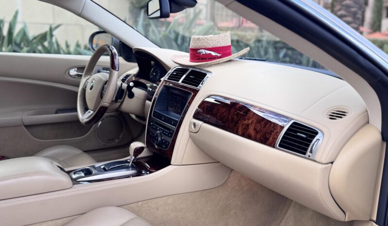 
								2007 Jaguar XK Coupe full									