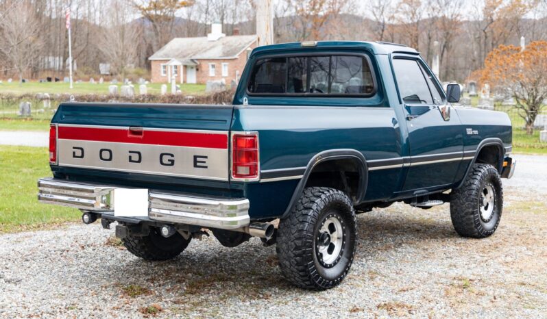 
								1993 Dodge Power Ram W150 4×4 full									