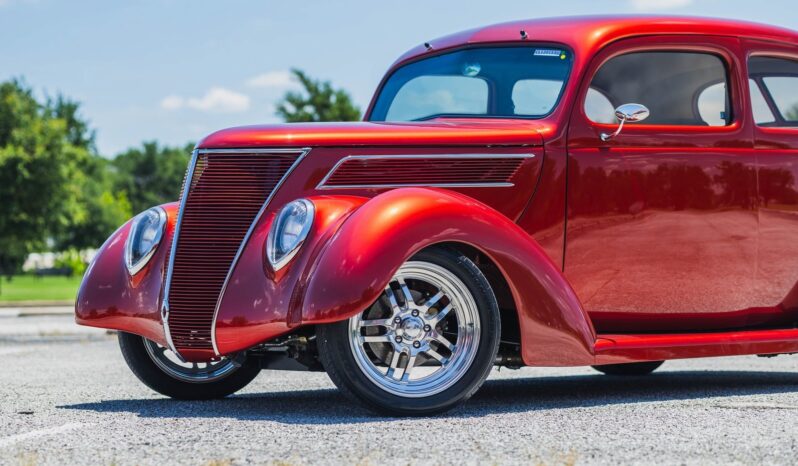 
								1937 Ford Custom Slantback Restomod full									
