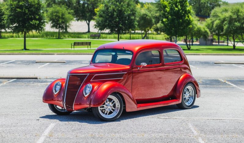 
								1937 Ford Custom Slantback Restomod full									