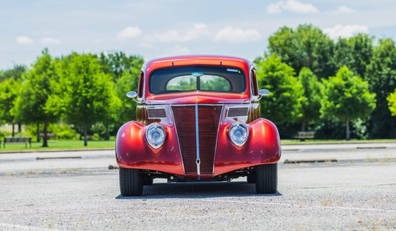 
								1937 Ford Custom Slantback Restomod full									