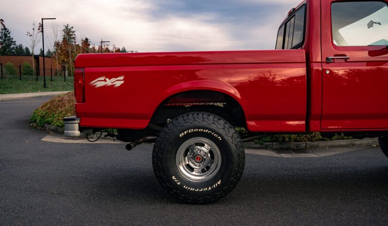 
								1995 Ford F-150 XL 4×4 5-Speed full									
