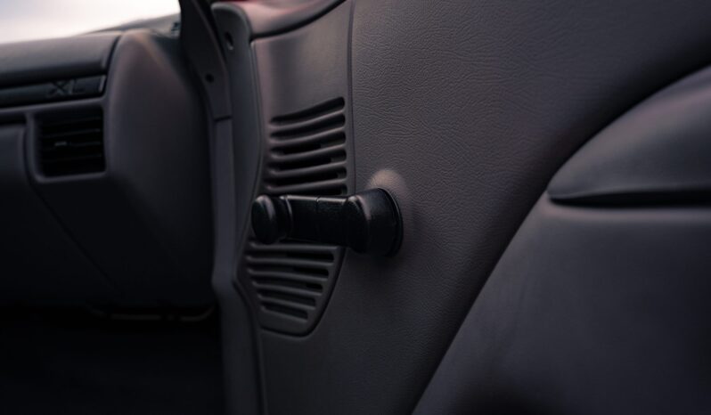 
								1995 Ford F-150 XL 4×4 5-Speed full									